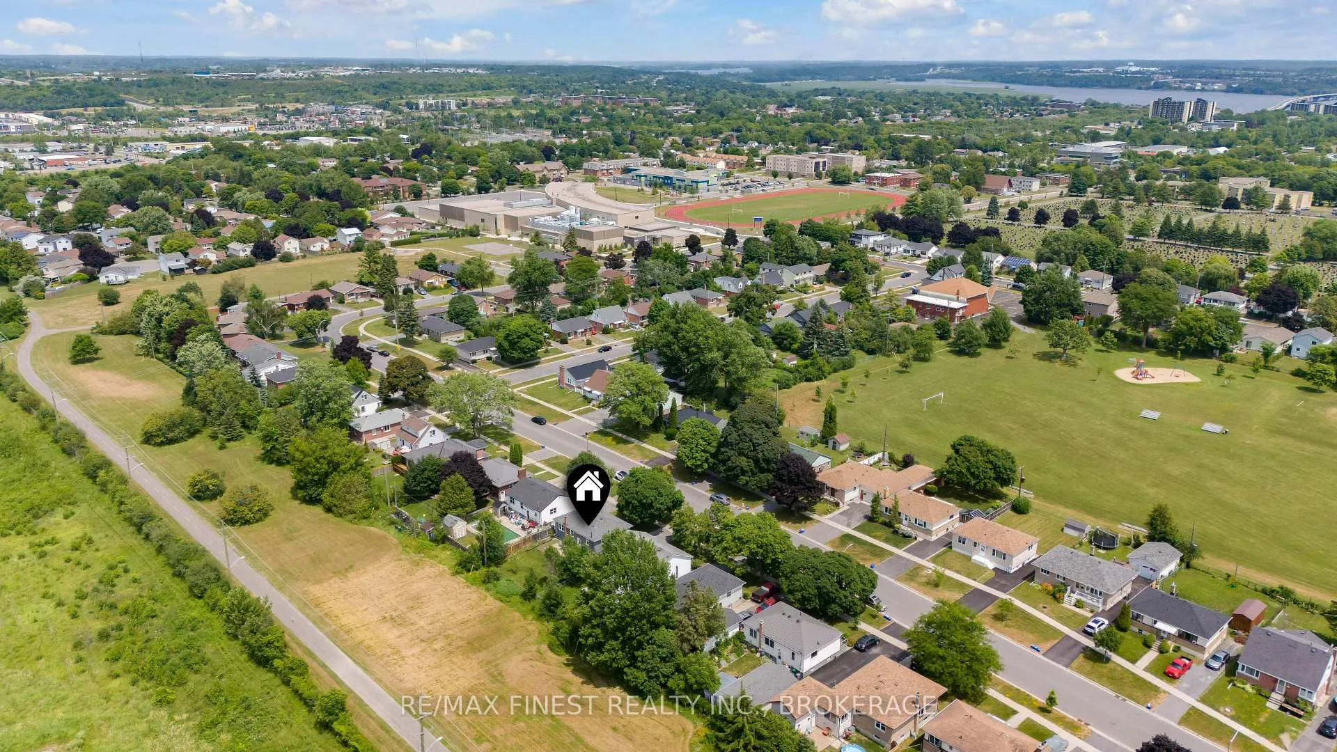 Photo 36 of 48 Brant Street, Kingston, East of Sir John A. Blvd — HOMEH