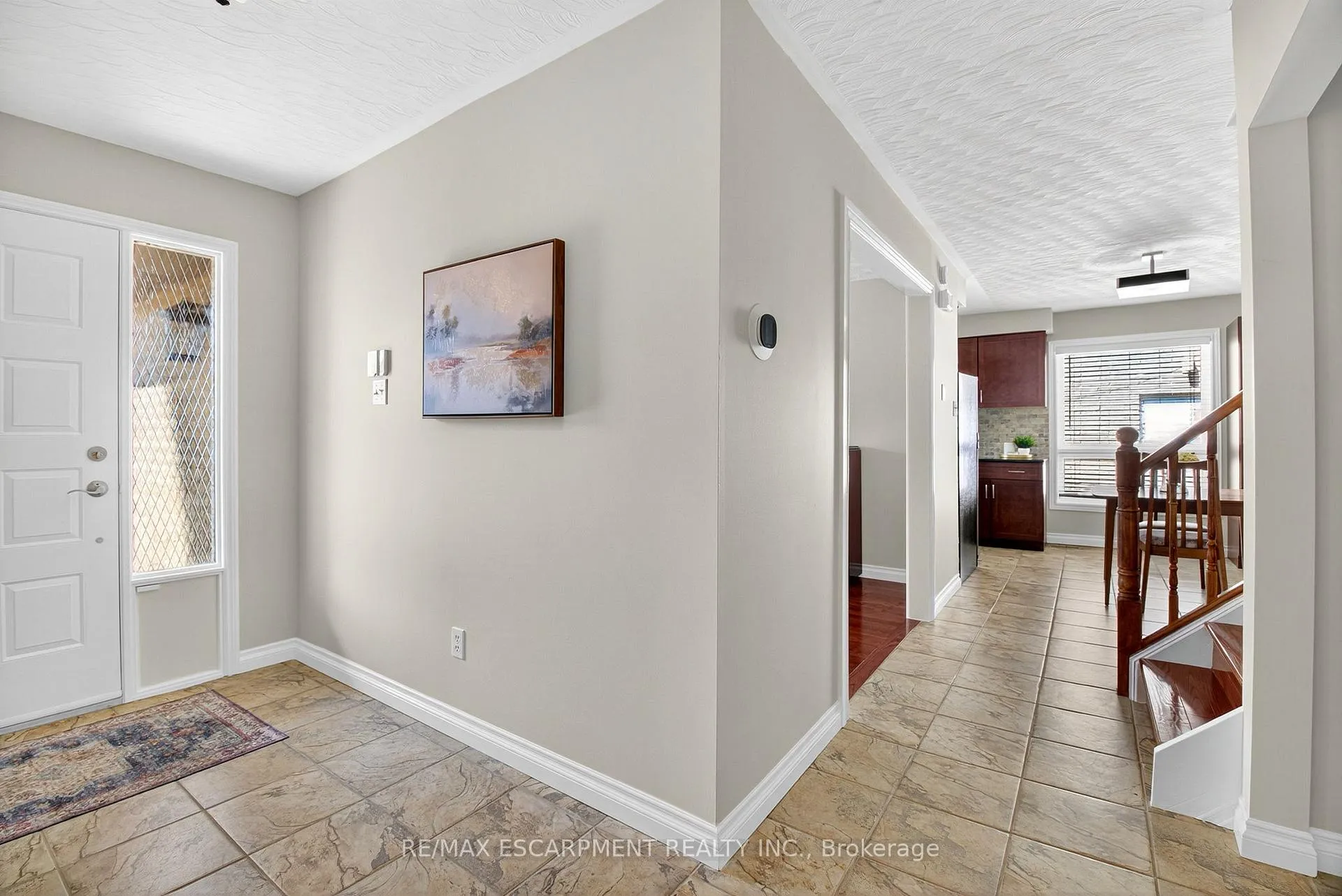 Photo 5 of 150 Solomon Crescent, Hamilton, Trenholme — HOMEH