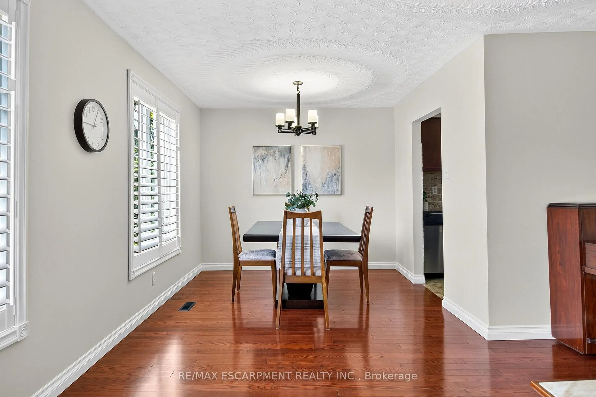 Photo 9 of 150 Solomon Crescent, Hamilton, Trenholme — HOMEH