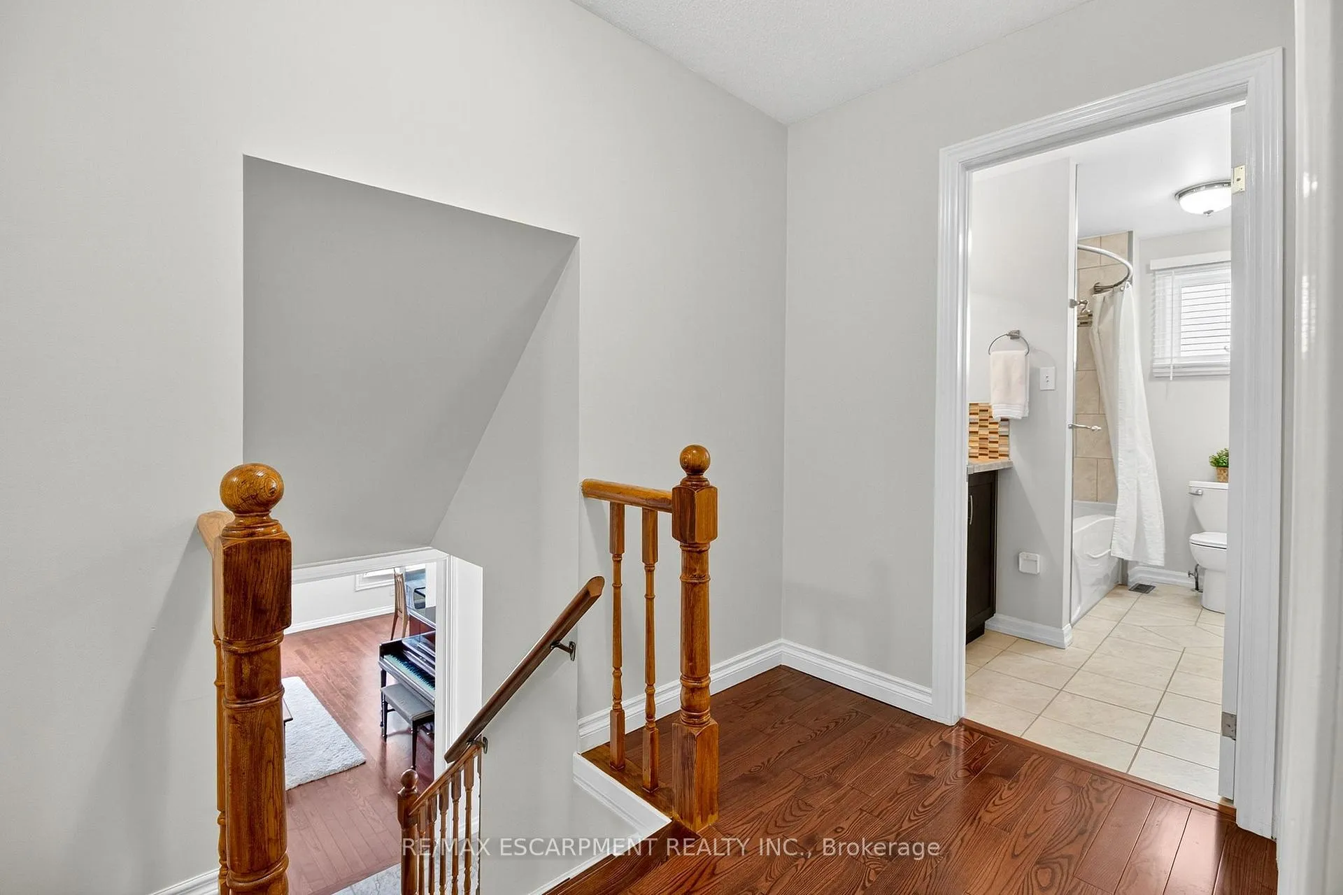 Photo 24 of 150 Solomon Crescent, Hamilton, Trenholme — HOMEH