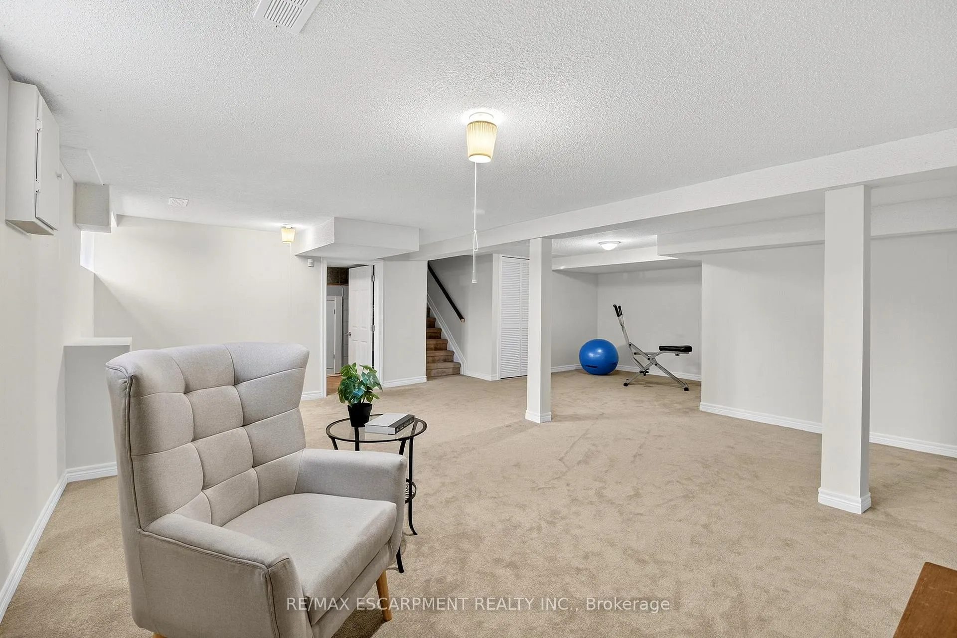Photo 31 of 150 Solomon Crescent, Hamilton, Trenholme — HOMEH