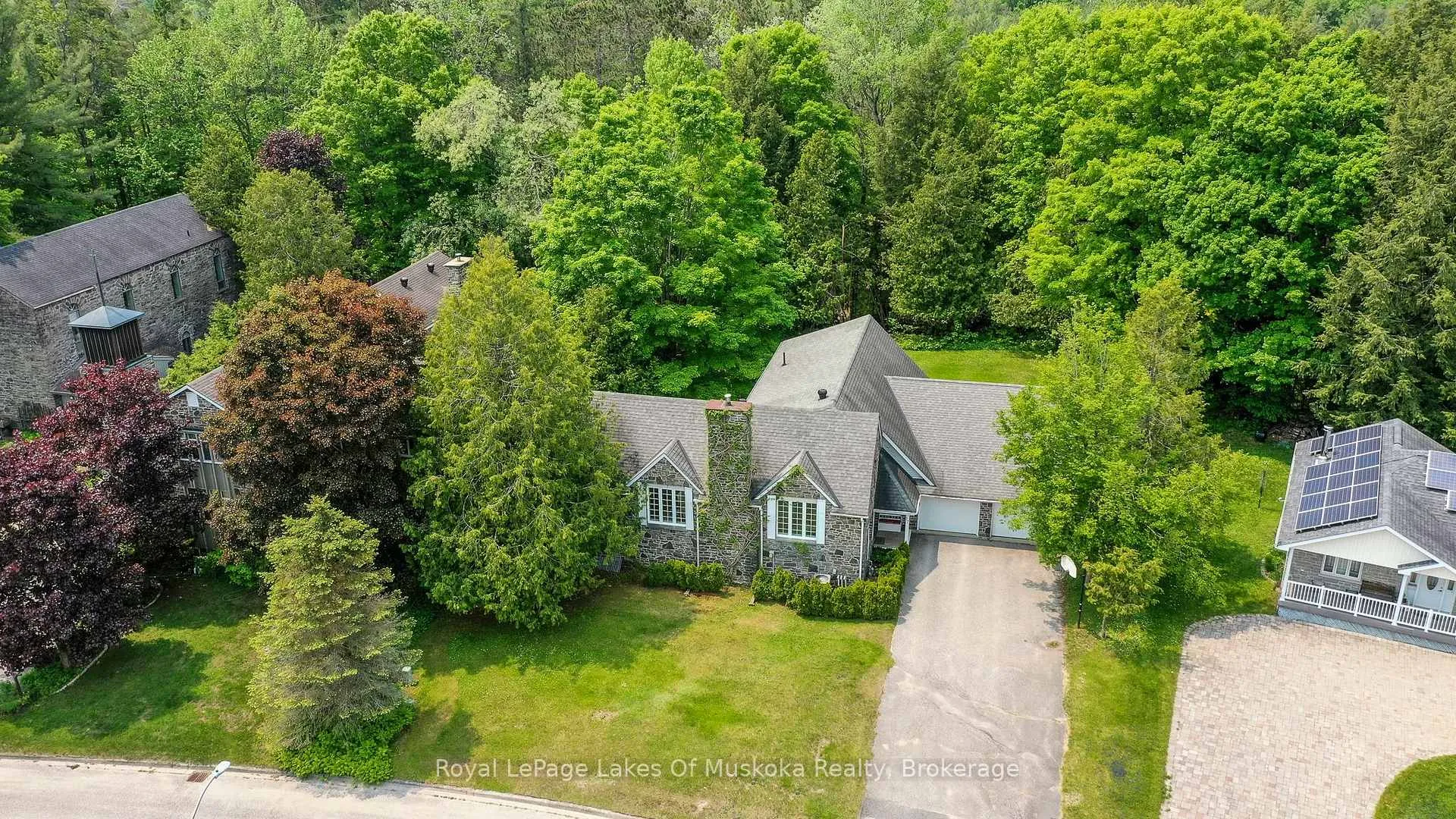 Photo 3 of 17 Sadler Drive, Bracebridge, Monck (Bracebridge) — HOMEH