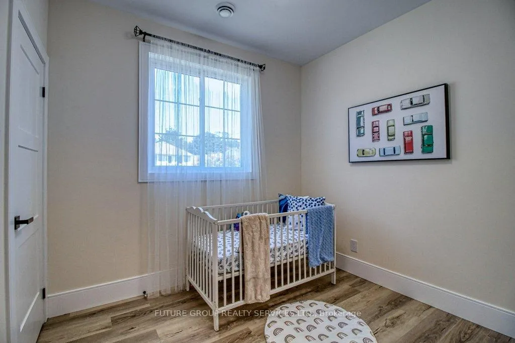 Photo 21 of 109 Penrose Street, Sarnia — HOMEH