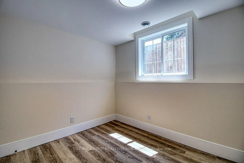 Photo 25 of 109 Penrose Street, Sarnia — HOMEH