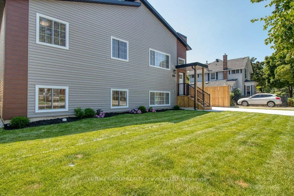Photo 36 of 109 Penrose Street, Sarnia — HOMEH