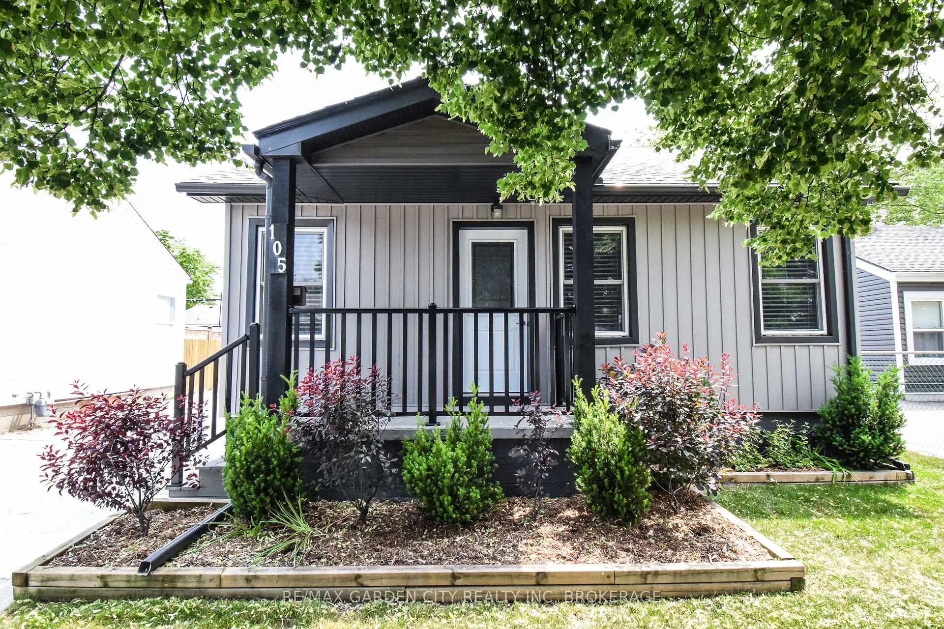 Photo 3 of 105 Mcarthur Avenue, Welland, Lincoln/Crowland — HOMEH