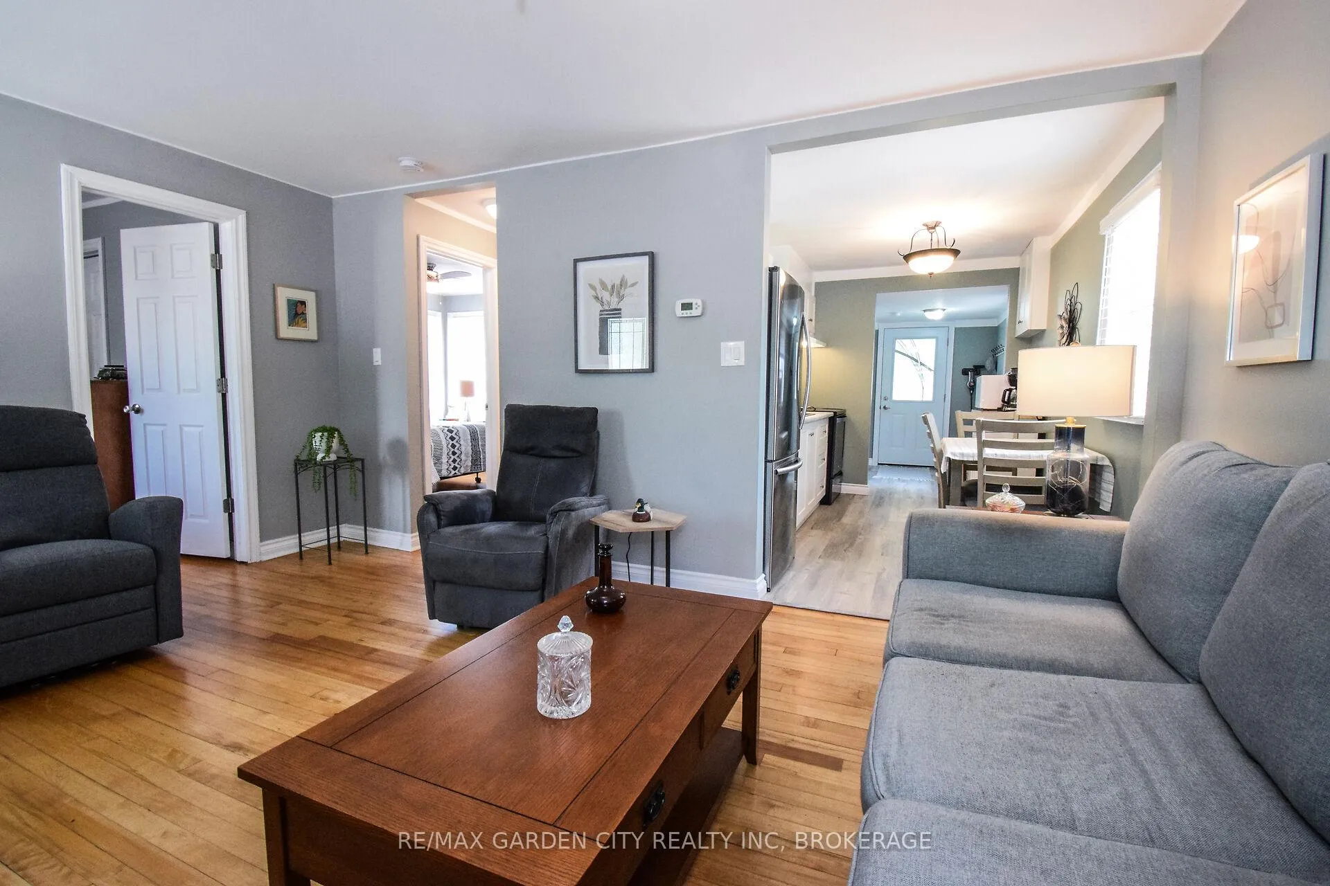 Photo 8 of 105 Mcarthur Avenue, Welland, Lincoln/Crowland — HOMEH