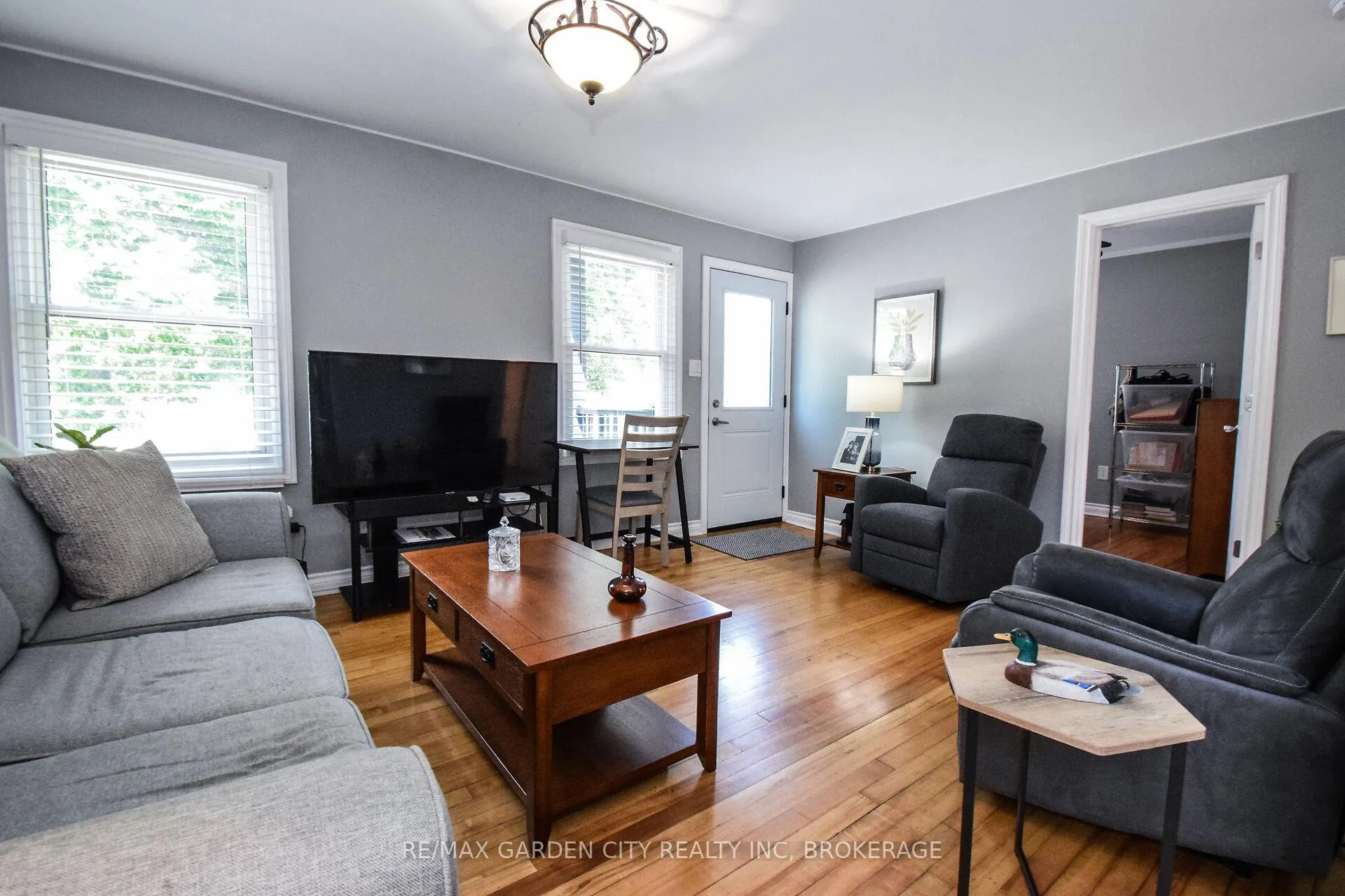 Photo 10 of 105 Mcarthur Avenue, Welland, Lincoln/Crowland — HOMEH