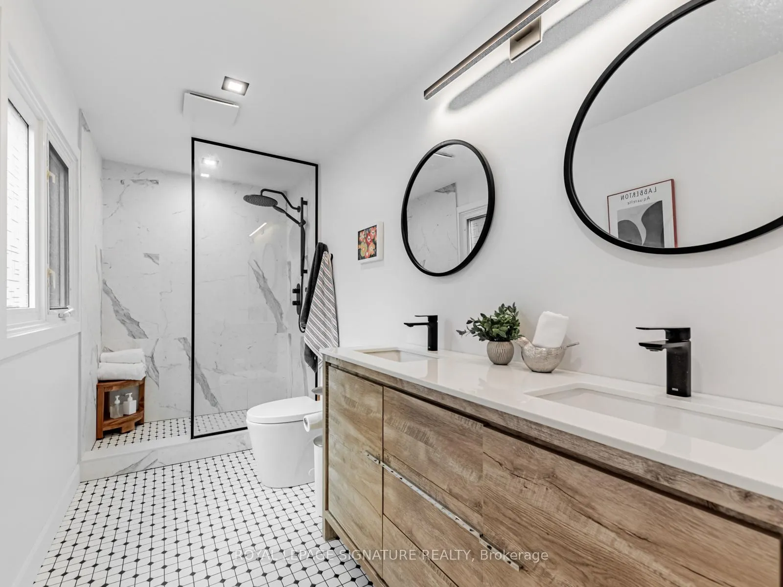 Photo 29 of 21 Emeline Crescent, Markham, Markham Village — HOMEH