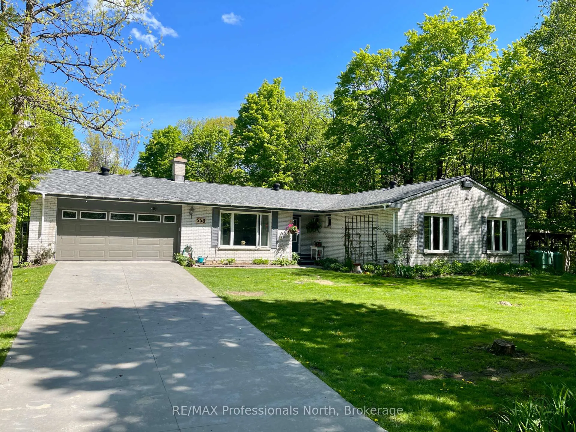 Front of 553 Homeland Dr