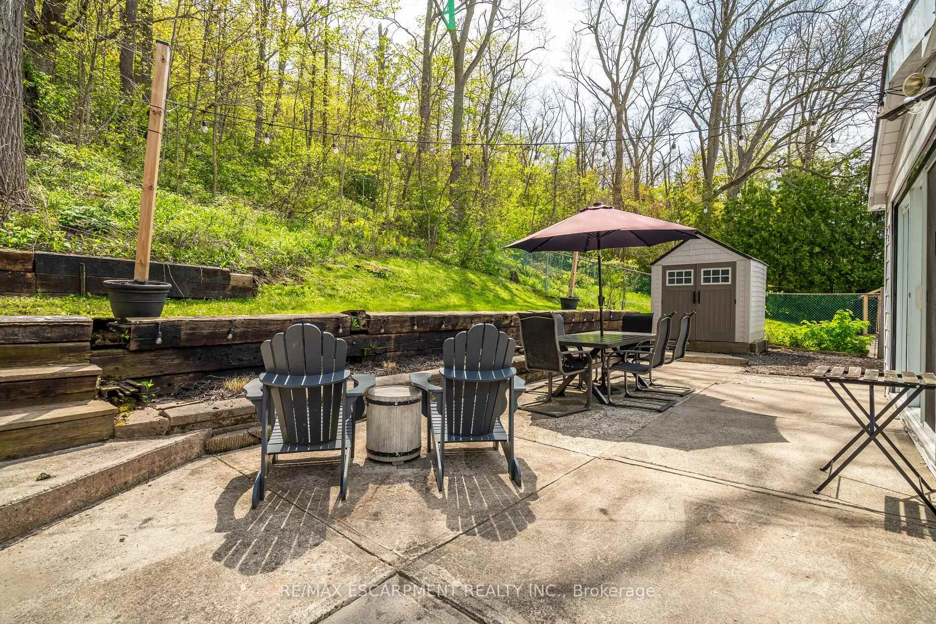 Photo 2 of 34 Palm Court, Hamilton, Stoney Creek — HOMEH