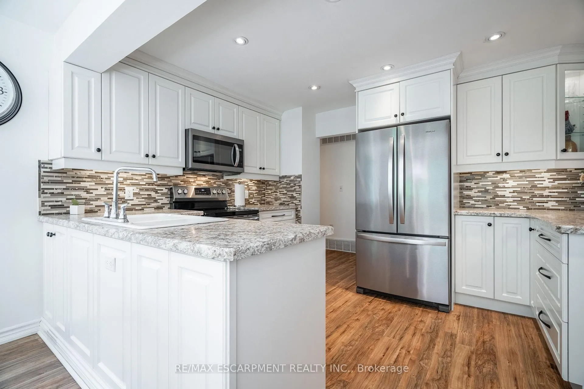 Photo 8 of 34 Palm Court, Hamilton, Stoney Creek — HOMEH