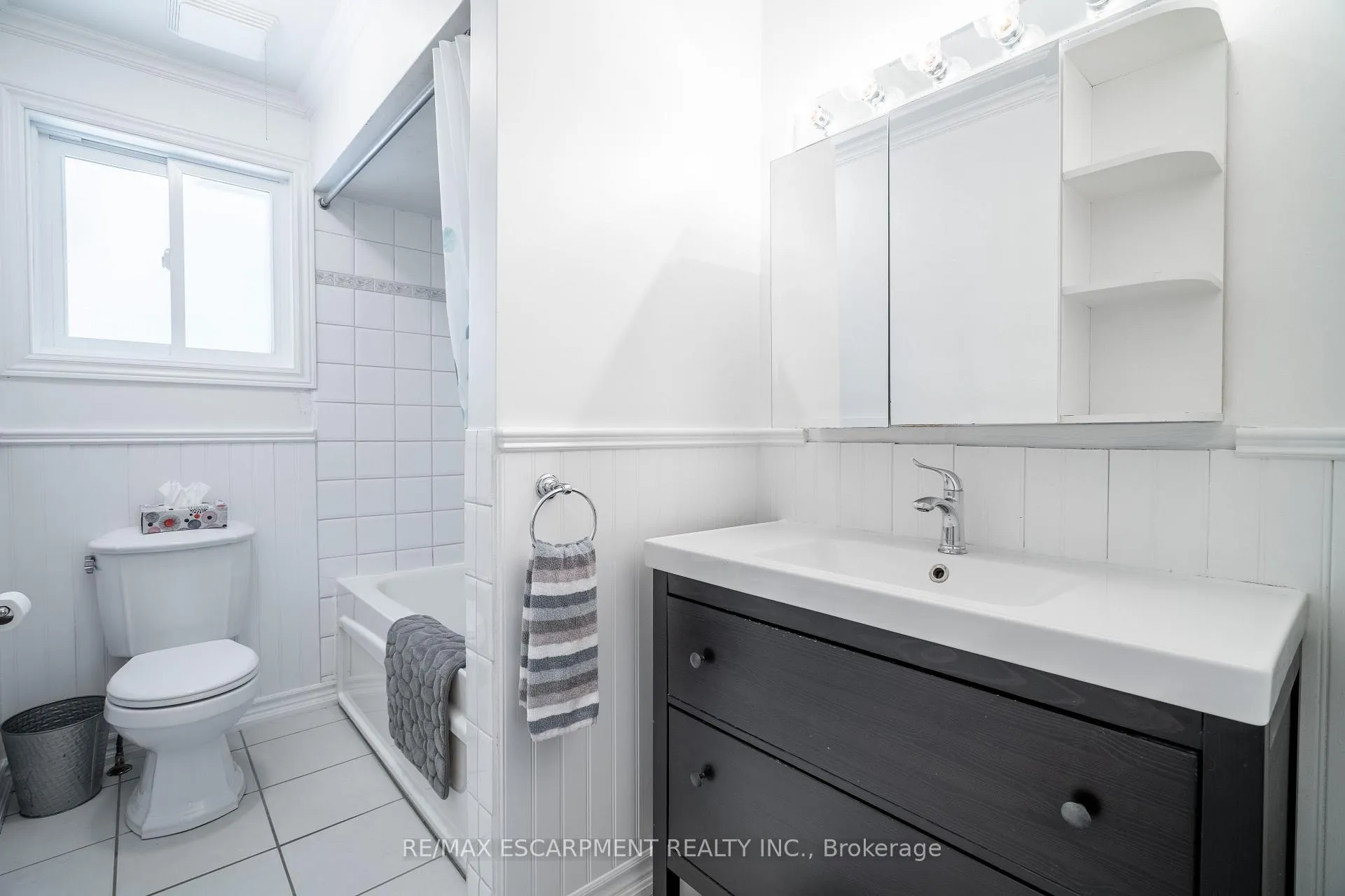 Photo 27 of 34 Palm Court, Hamilton, Stoney Creek — HOMEH