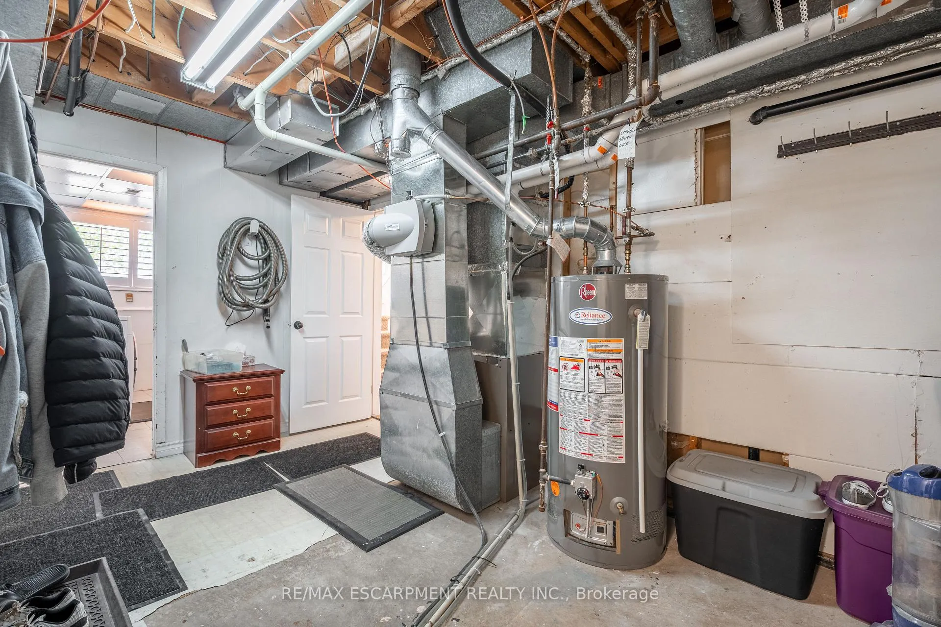 Photo 30 of 34 Palm Court, Hamilton, Stoney Creek — HOMEH