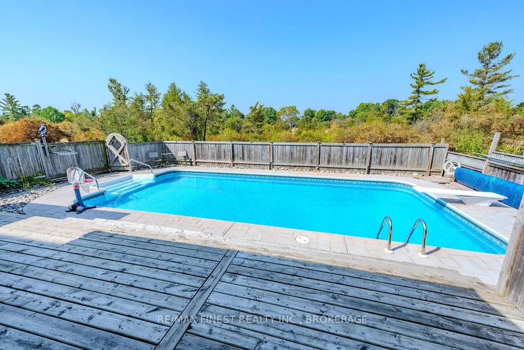 Photo 3 of 1106 Wintergreen Crescent, Kingston, City Northwest — HOMEH