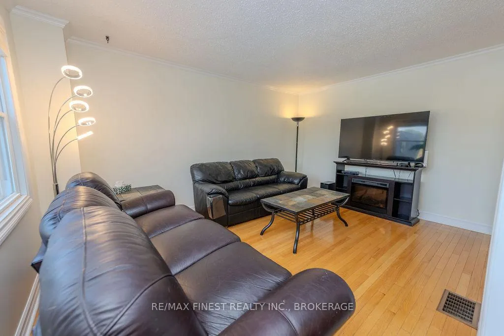 Photo 7 of 1106 Wintergreen Crescent, Kingston, City Northwest — HOMEH