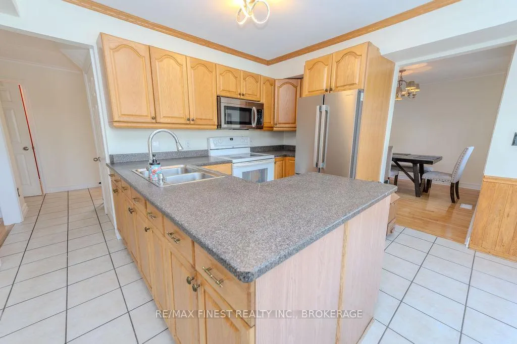 Photo 16 of 1106 Wintergreen Crescent, Kingston, City Northwest — HOMEH