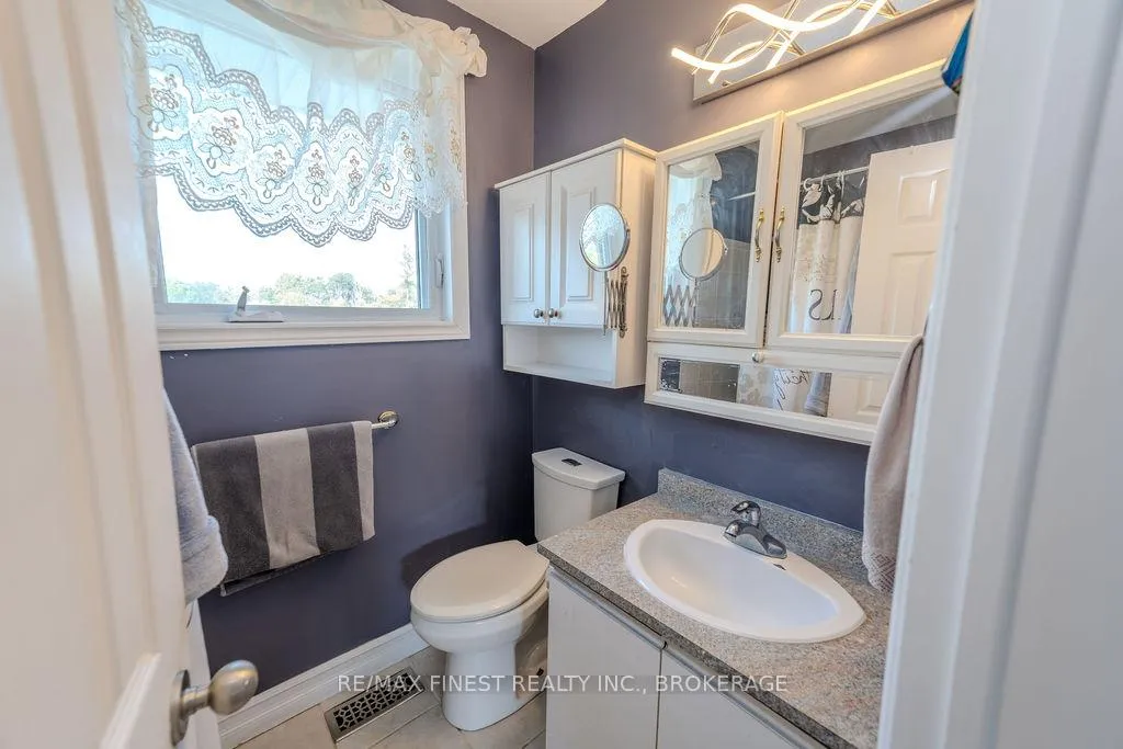 Photo 23 of 1106 Wintergreen Crescent, Kingston, City Northwest — HOMEH