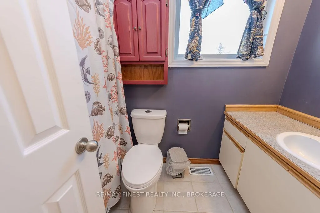 Photo 31 of 1106 Wintergreen Crescent, Kingston, City Northwest — HOMEH