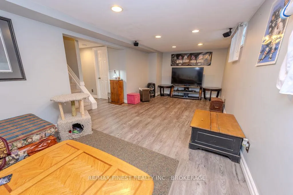 Photo 33 of 1106 Wintergreen Crescent, Kingston, City Northwest — HOMEH