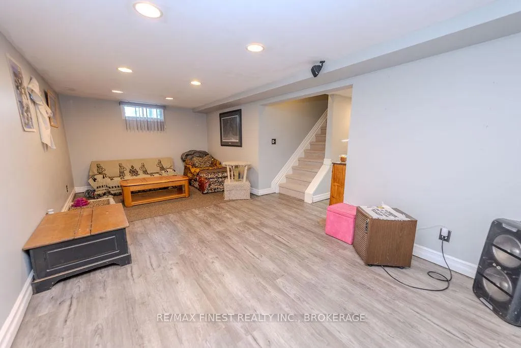 Photo 34 of 1106 Wintergreen Crescent, Kingston, City Northwest — HOMEH