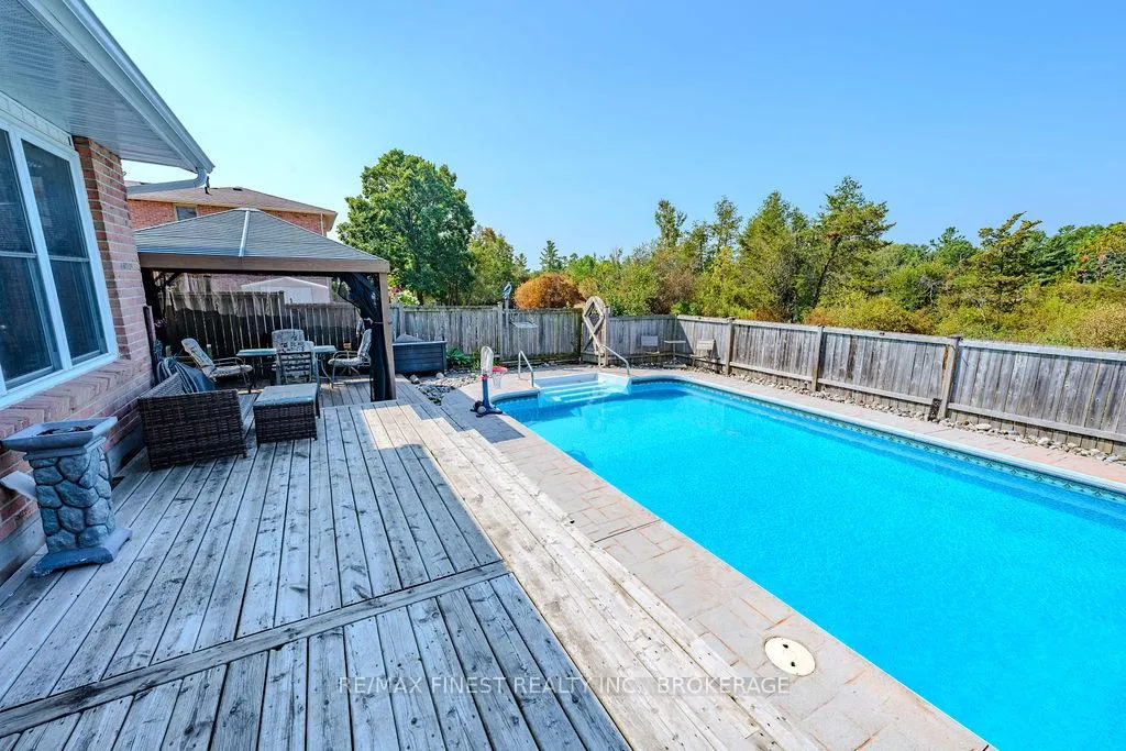 Photo 36 of 1106 Wintergreen Crescent, Kingston, City Northwest — HOMEH