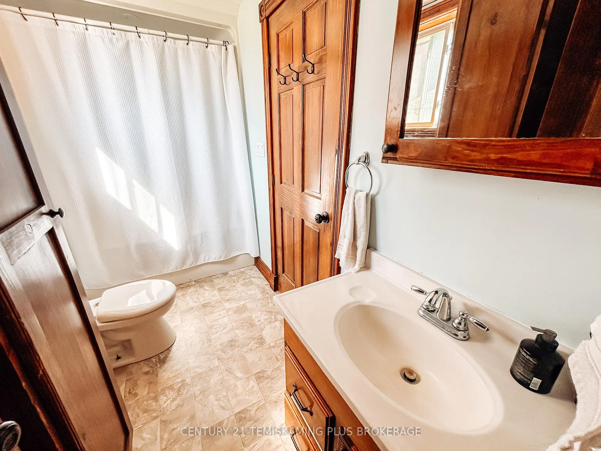 Photo 15 of 500 Lakeshore Road, Temiskaming Shores — HOMEH