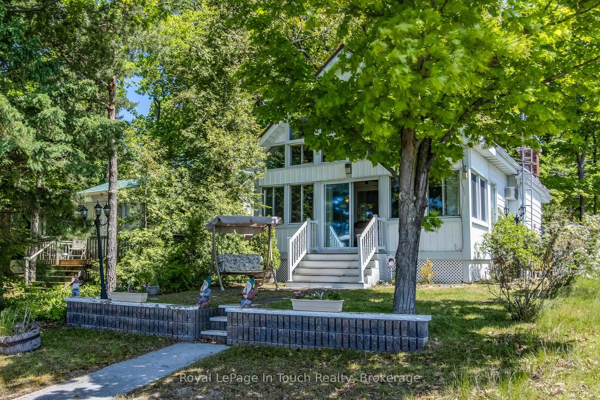 Photo 2 of 24 Belgrove, Tiny, Rural Tiny — HOMEH