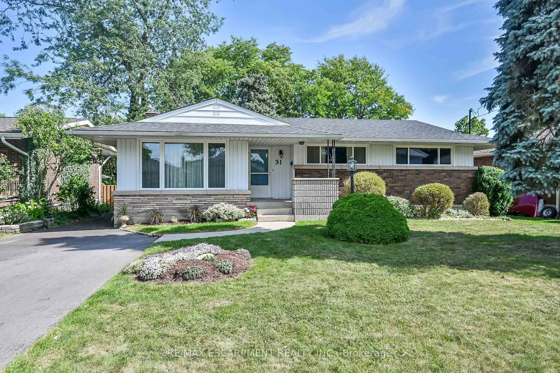 Photo 1 of 31 Belair Drive, Hamilton, Centremount — HOMEH