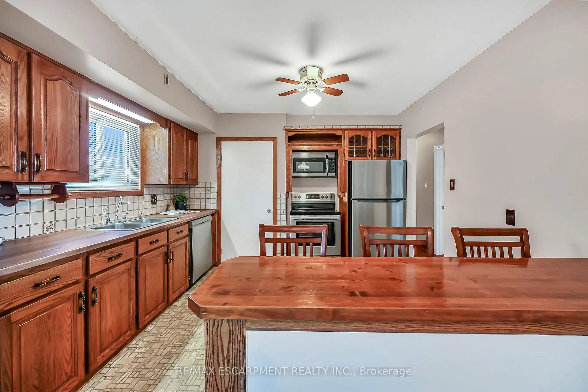 Photo 13 of 31 Belair Drive, Hamilton, Centremount — HOMEH