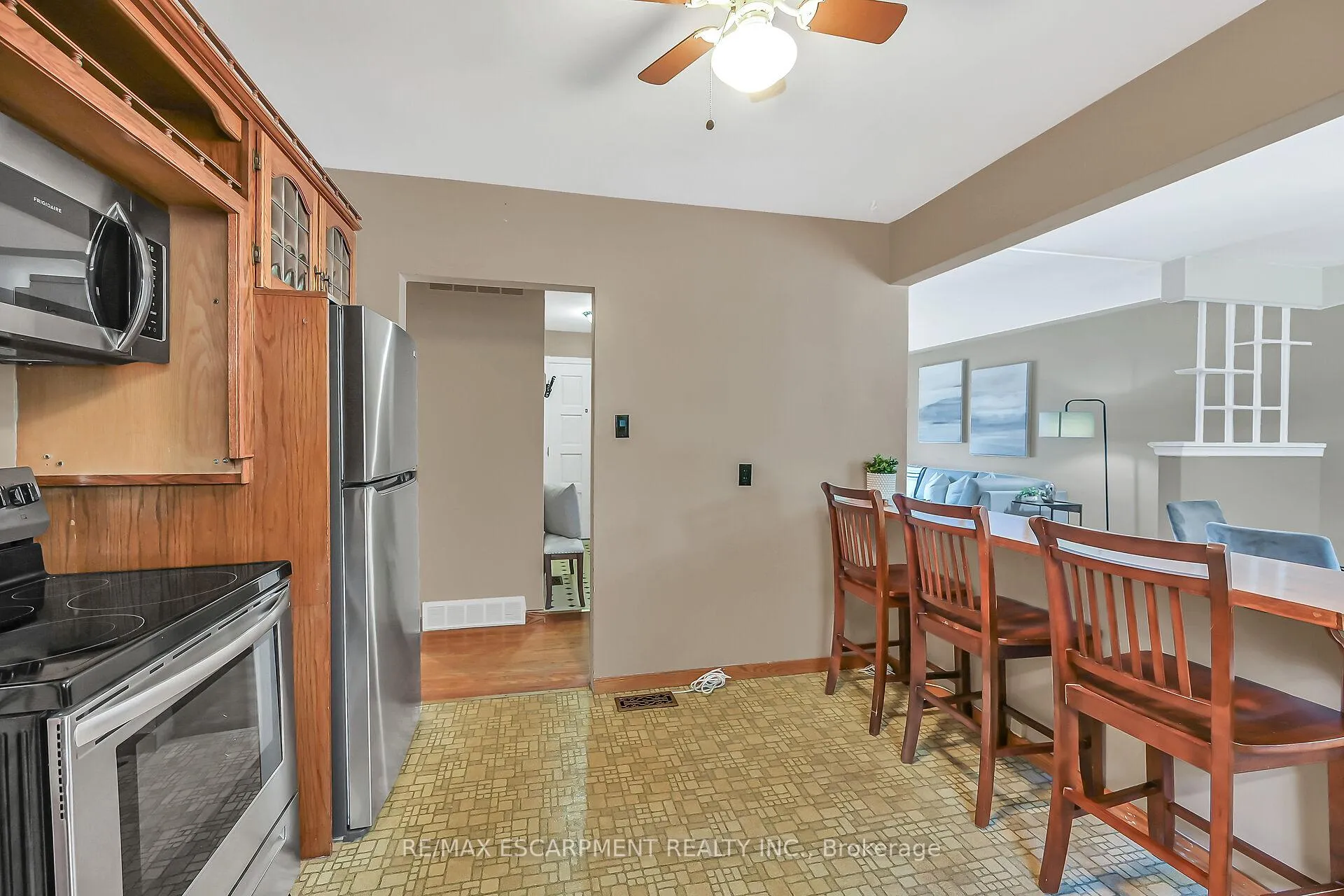Photo 18 of 31 Belair Drive, Hamilton, Centremount — HOMEH