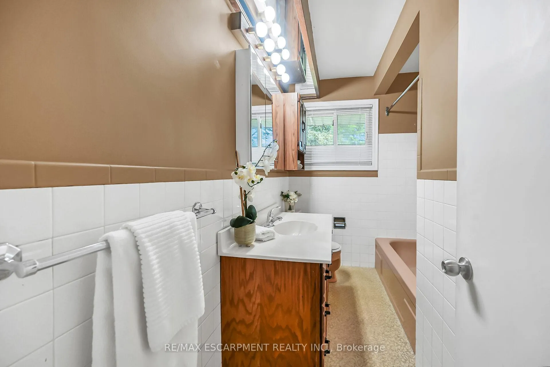 Photo 22 of 31 Belair Drive, Hamilton, Centremount — HOMEH