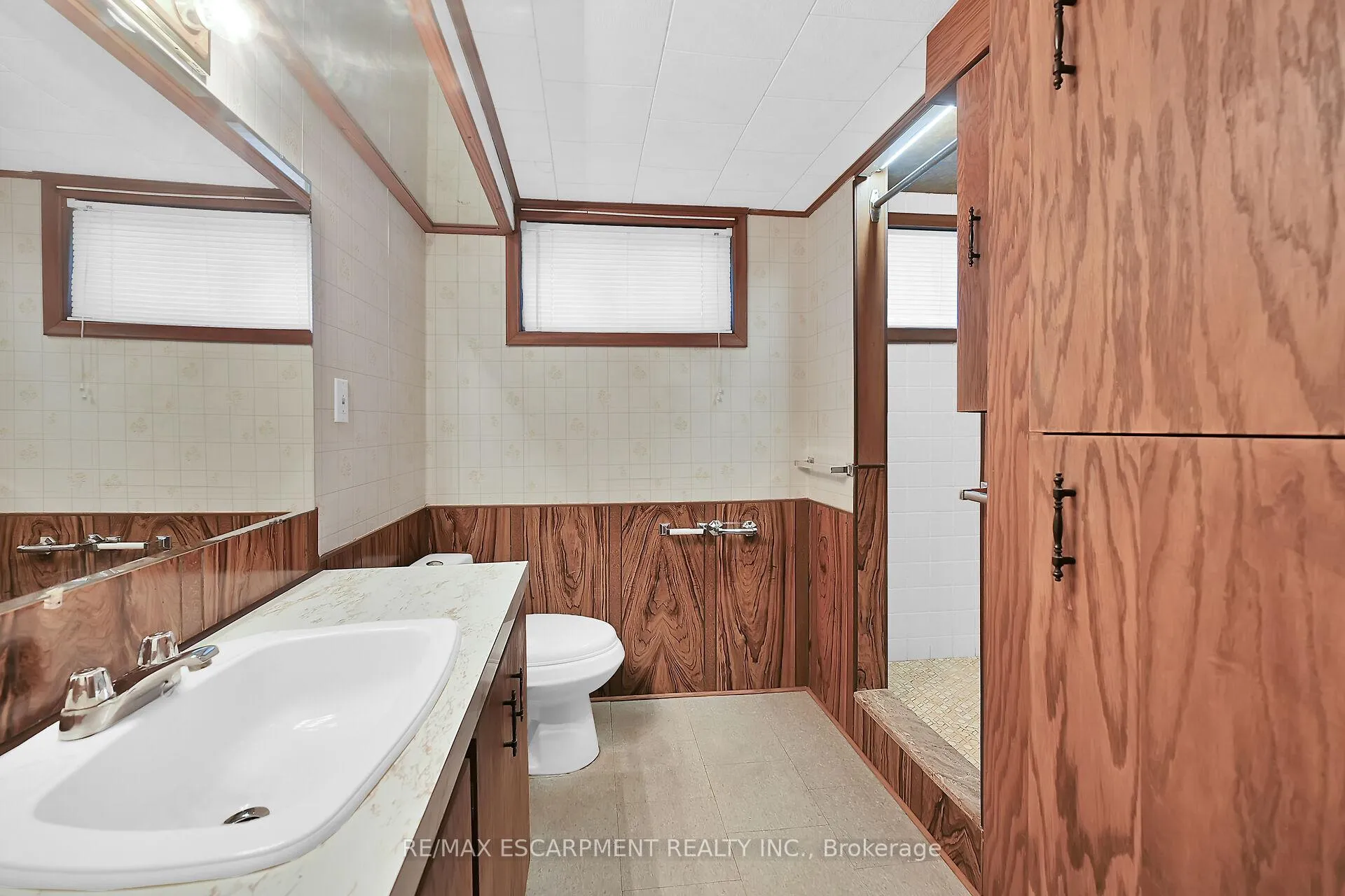 Photo 35 of 31 Belair Drive, Hamilton, Centremount — HOMEH