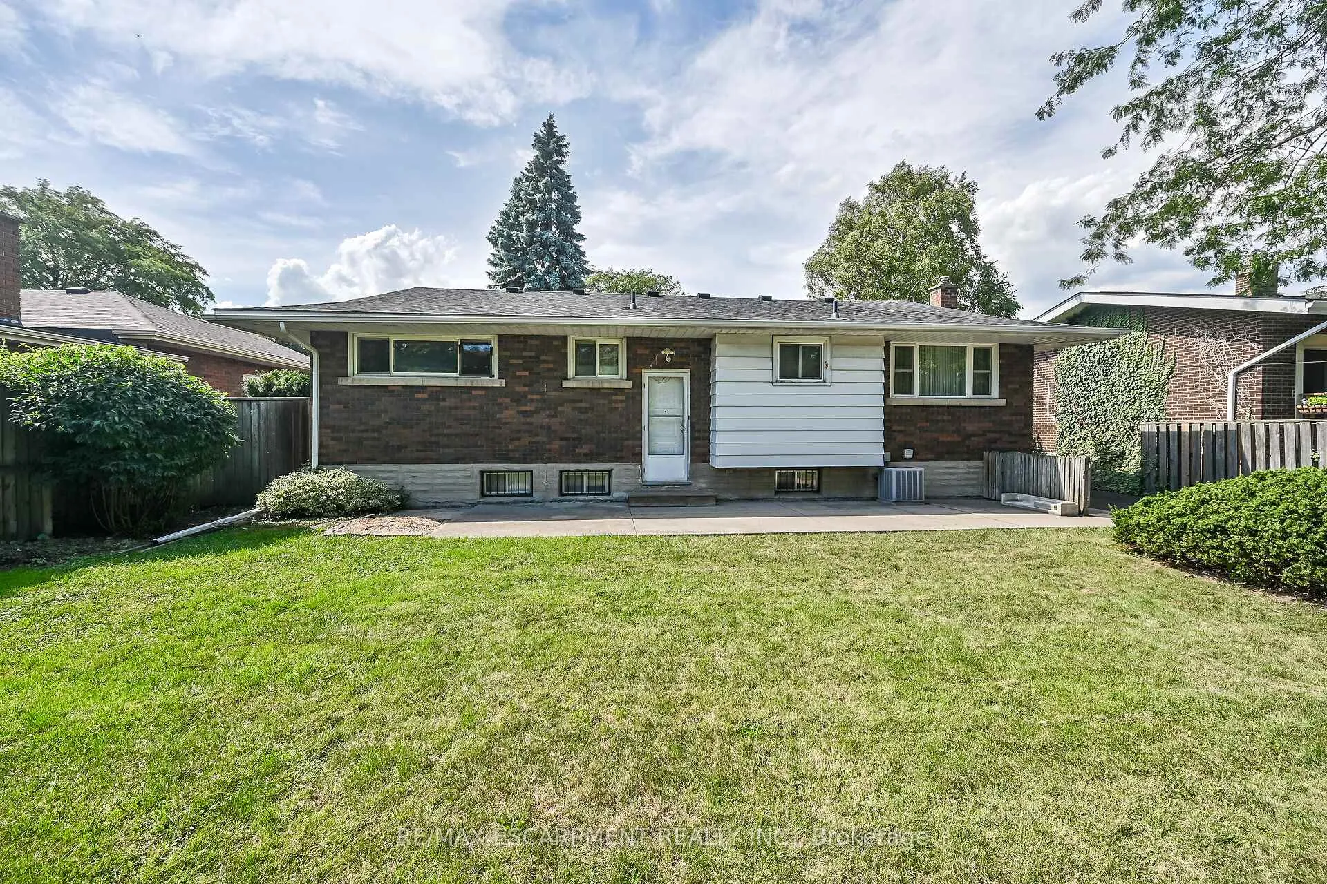Photo 38 of 31 Belair Drive, Hamilton, Centremount — HOMEH