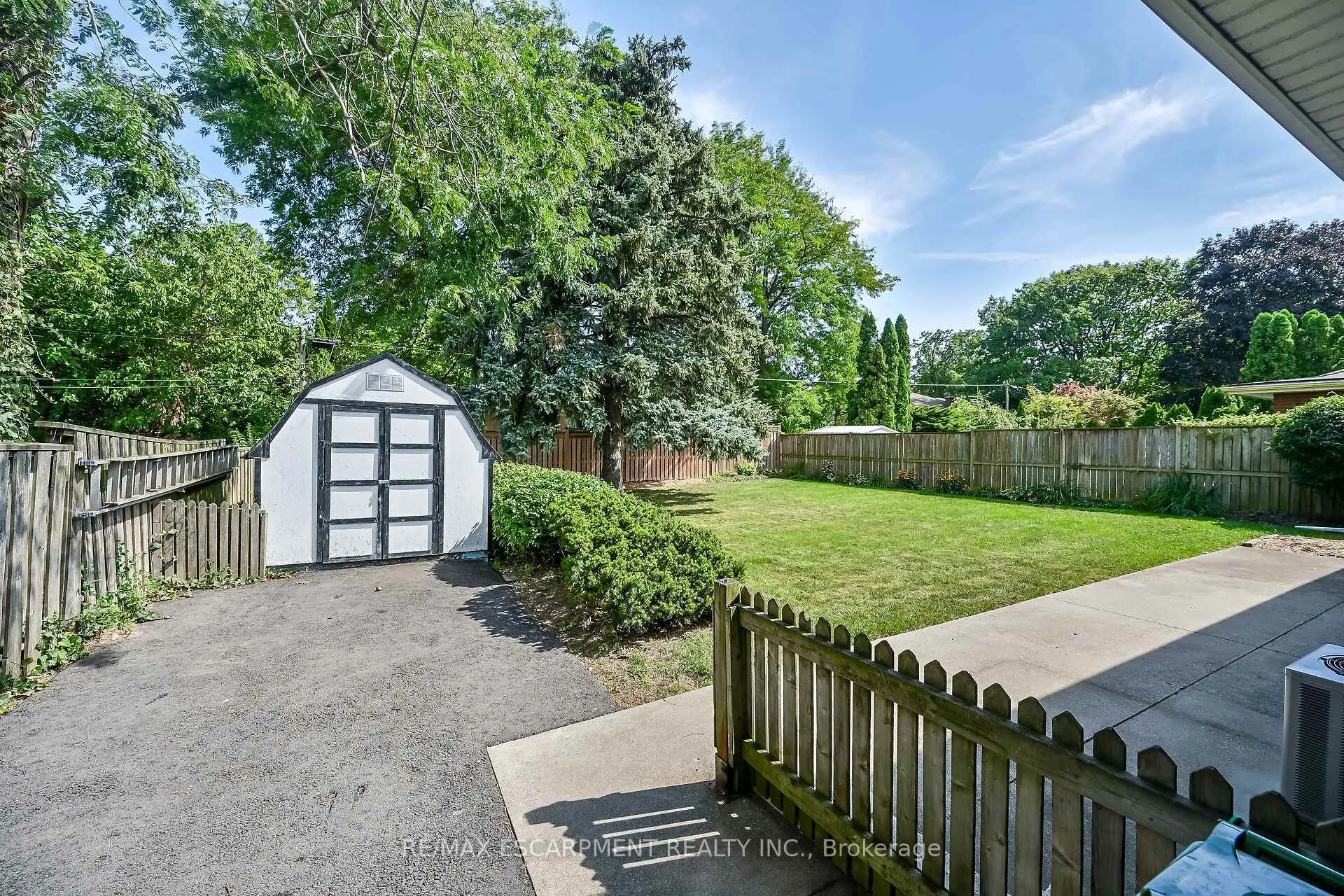 Photo 40 of 31 Belair Drive, Hamilton, Centremount — HOMEH