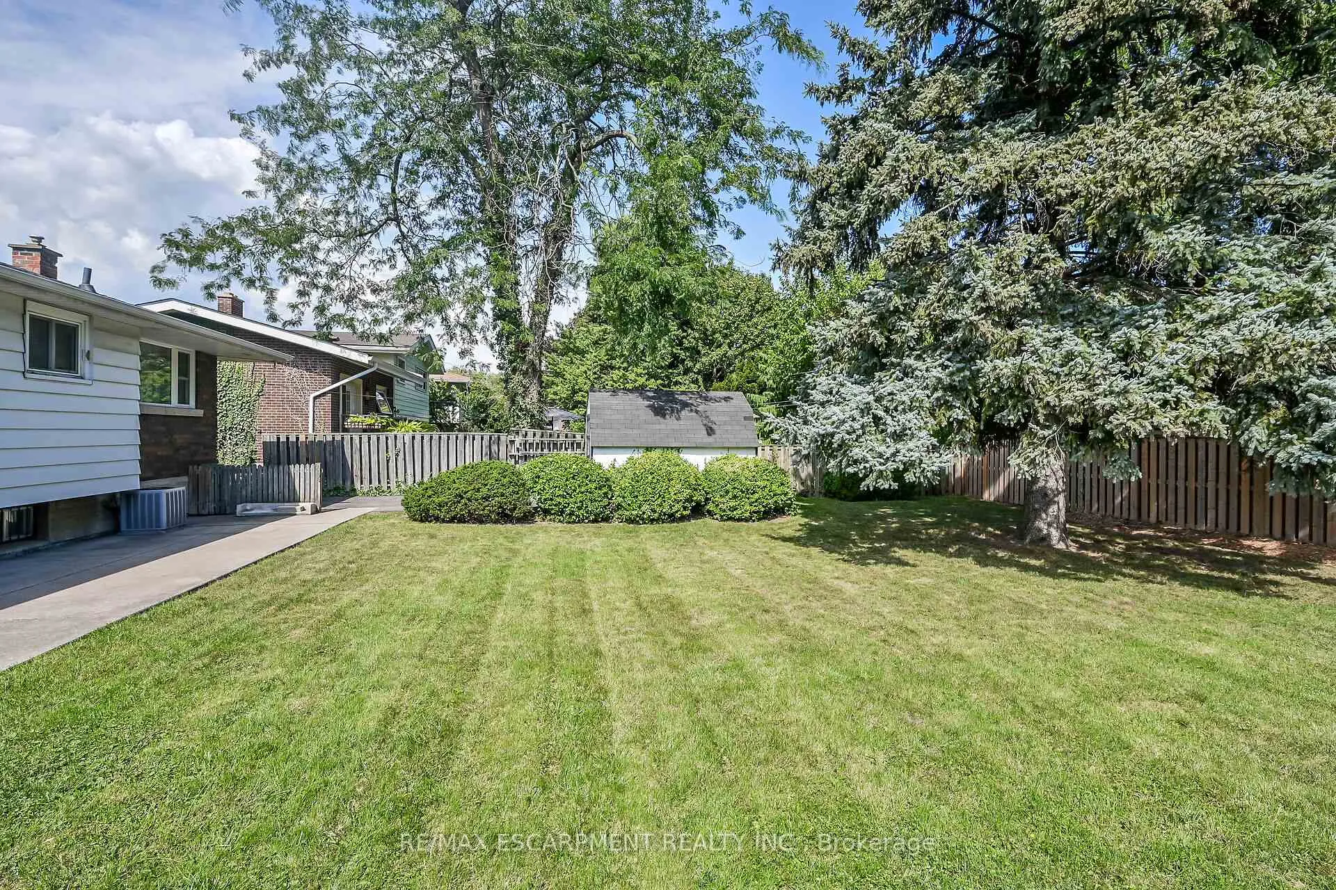 Photo 42 of 31 Belair Drive, Hamilton, Centremount — HOMEH