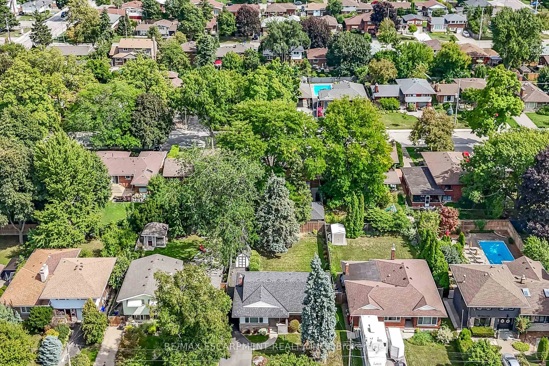 Photo 49 of 31 Belair Drive, Hamilton, Centremount — HOMEH