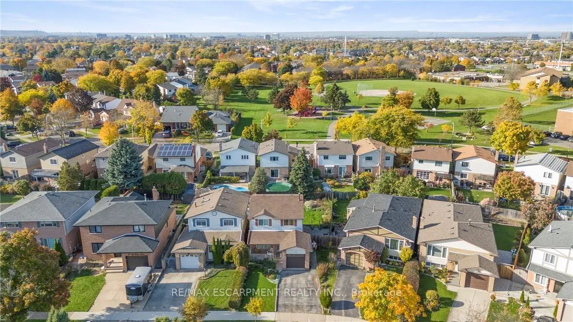 Photo 2 of 26 Glenashton Drive, Hamilton, Stoney Creek — HOMEH