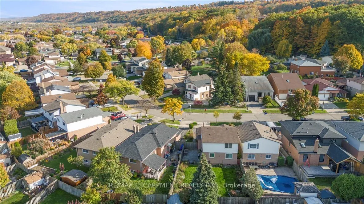 Photo 3 of 26 Glenashton Drive, Hamilton, Stoney Creek — HOMEH