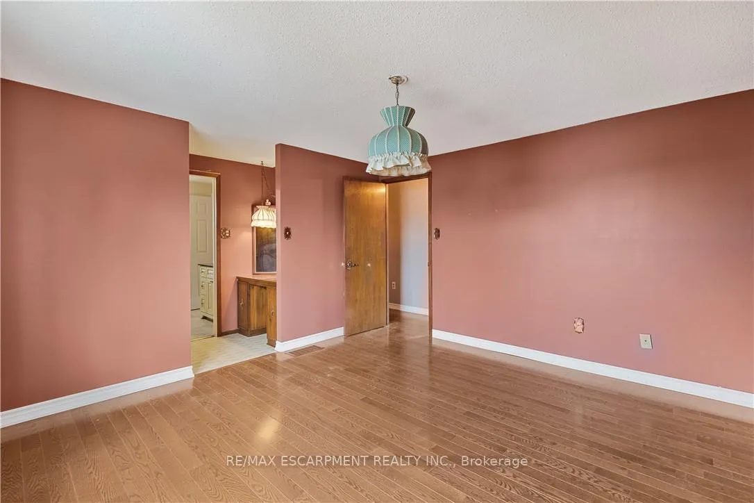 Photo 14 of 26 Glenashton Drive, Hamilton, Stoney Creek — HOMEH