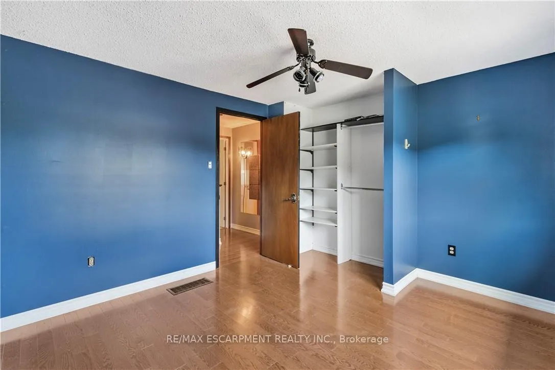 Photo 16 of 26 Glenashton Drive, Hamilton, Stoney Creek — HOMEH