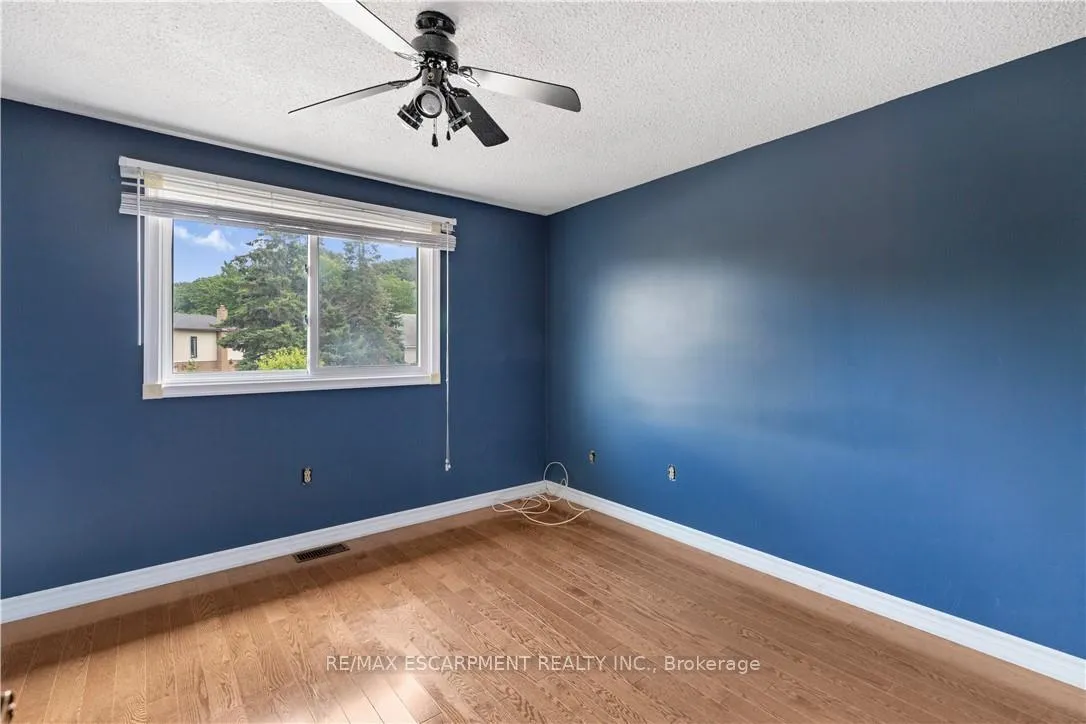 Photo 17 of 26 Glenashton Drive, Hamilton, Stoney Creek — HOMEH