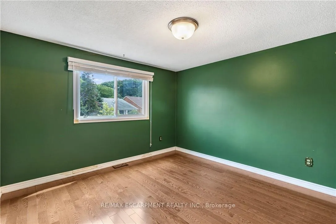 Photo 18 of 26 Glenashton Drive, Hamilton, Stoney Creek — HOMEH
