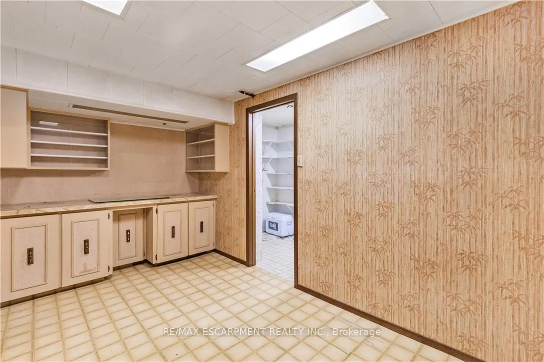 Photo 23 of 26 Glenashton Drive, Hamilton, Stoney Creek — HOMEH