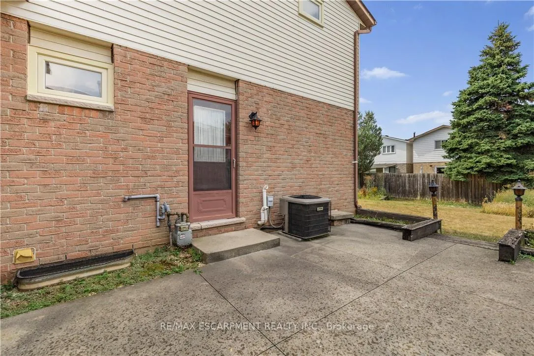 Photo 24 of 26 Glenashton Drive, Hamilton, Stoney Creek — HOMEH