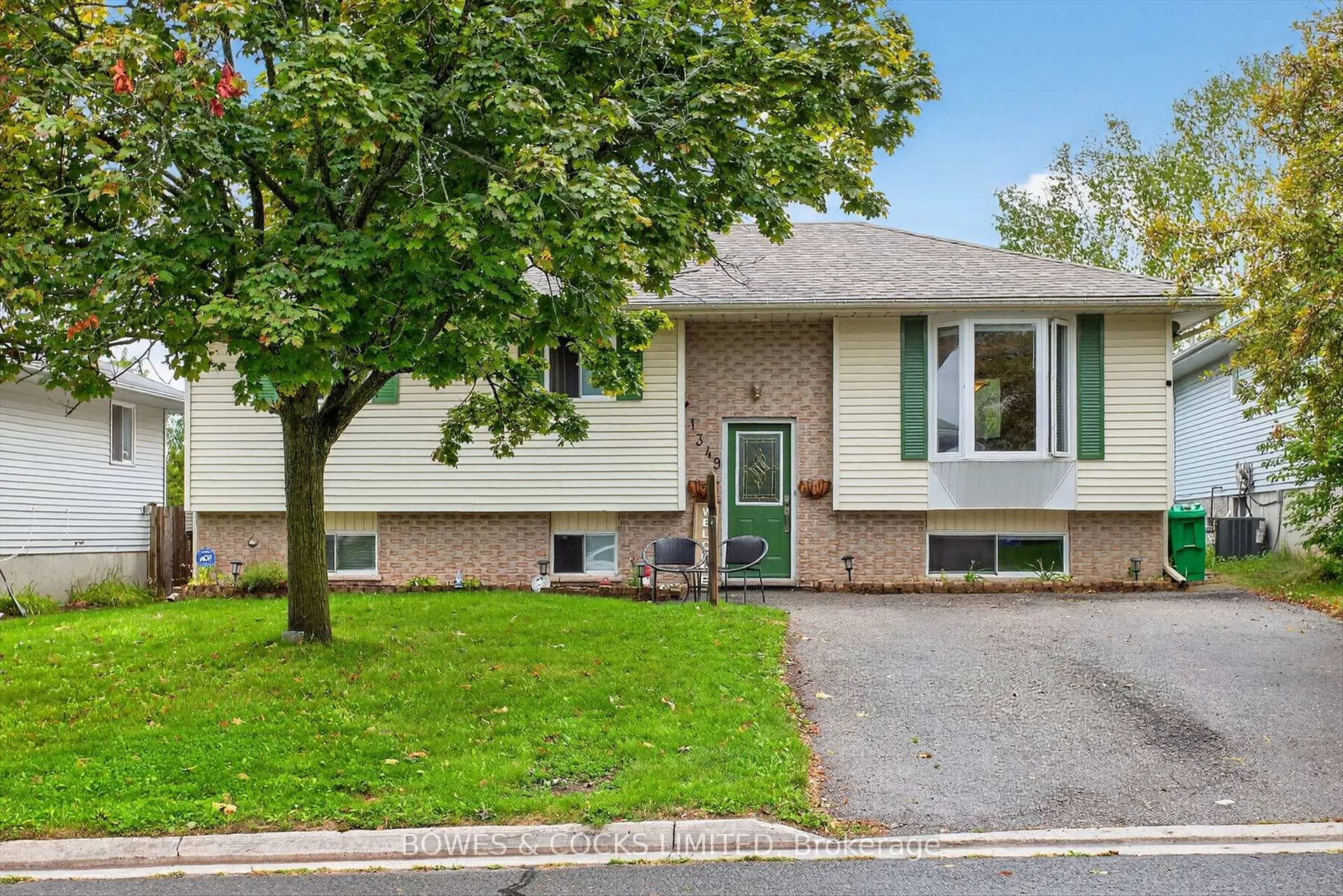 Photo 1 of 1349 Tudor Crescent, Peterborough, Ashburnham Ward 4 — HOMEH