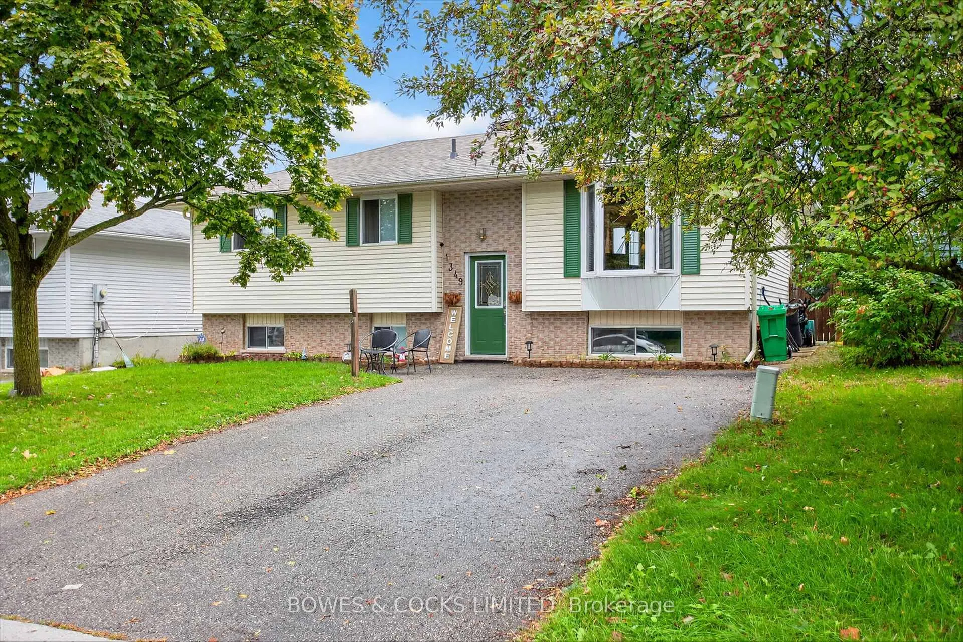 Photo 2 of 1349 Tudor Crescent, Peterborough, Ashburnham Ward 4 — HOMEH