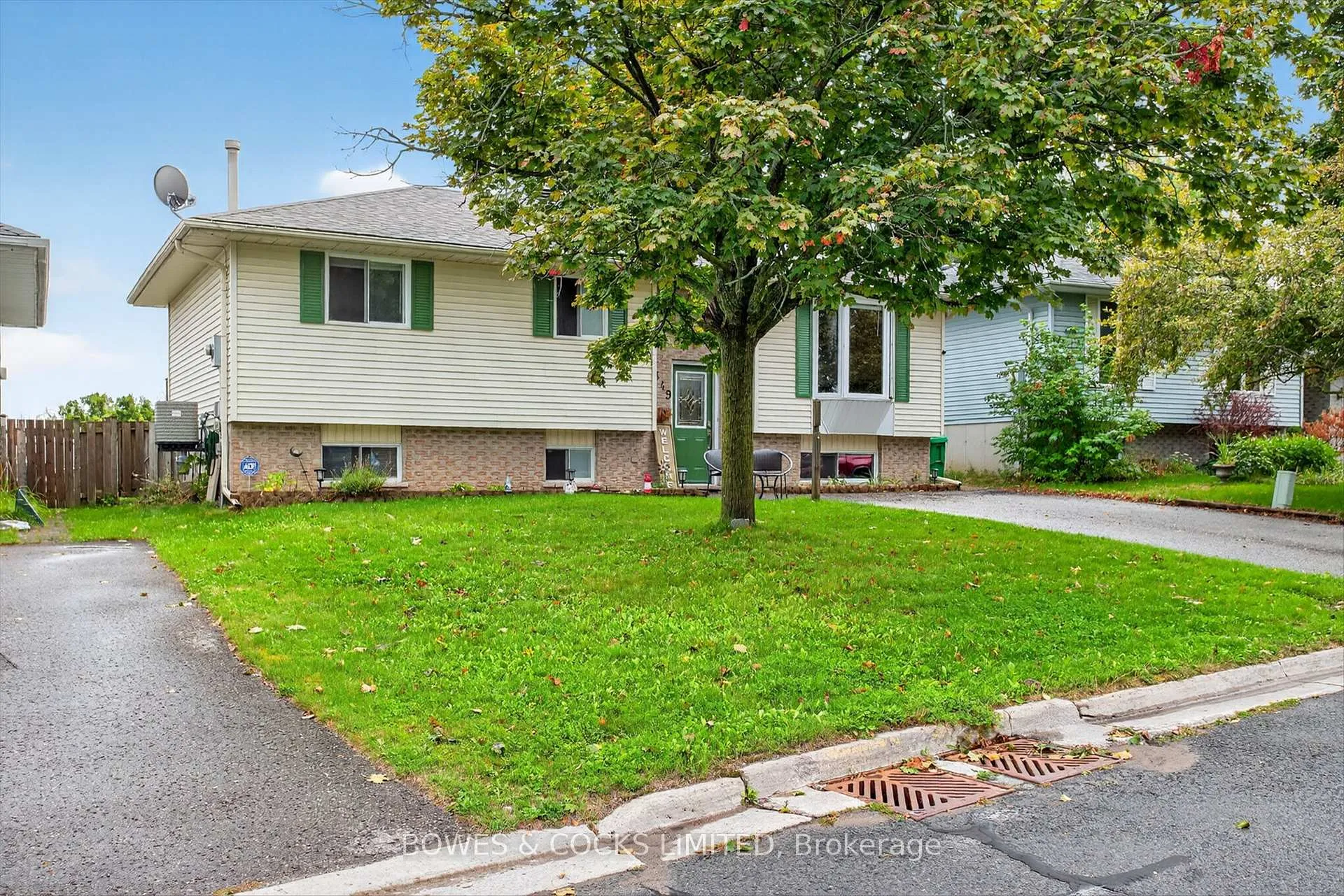 Photo 3 of 1349 Tudor Crescent, Peterborough, Ashburnham Ward 4 — HOMEH