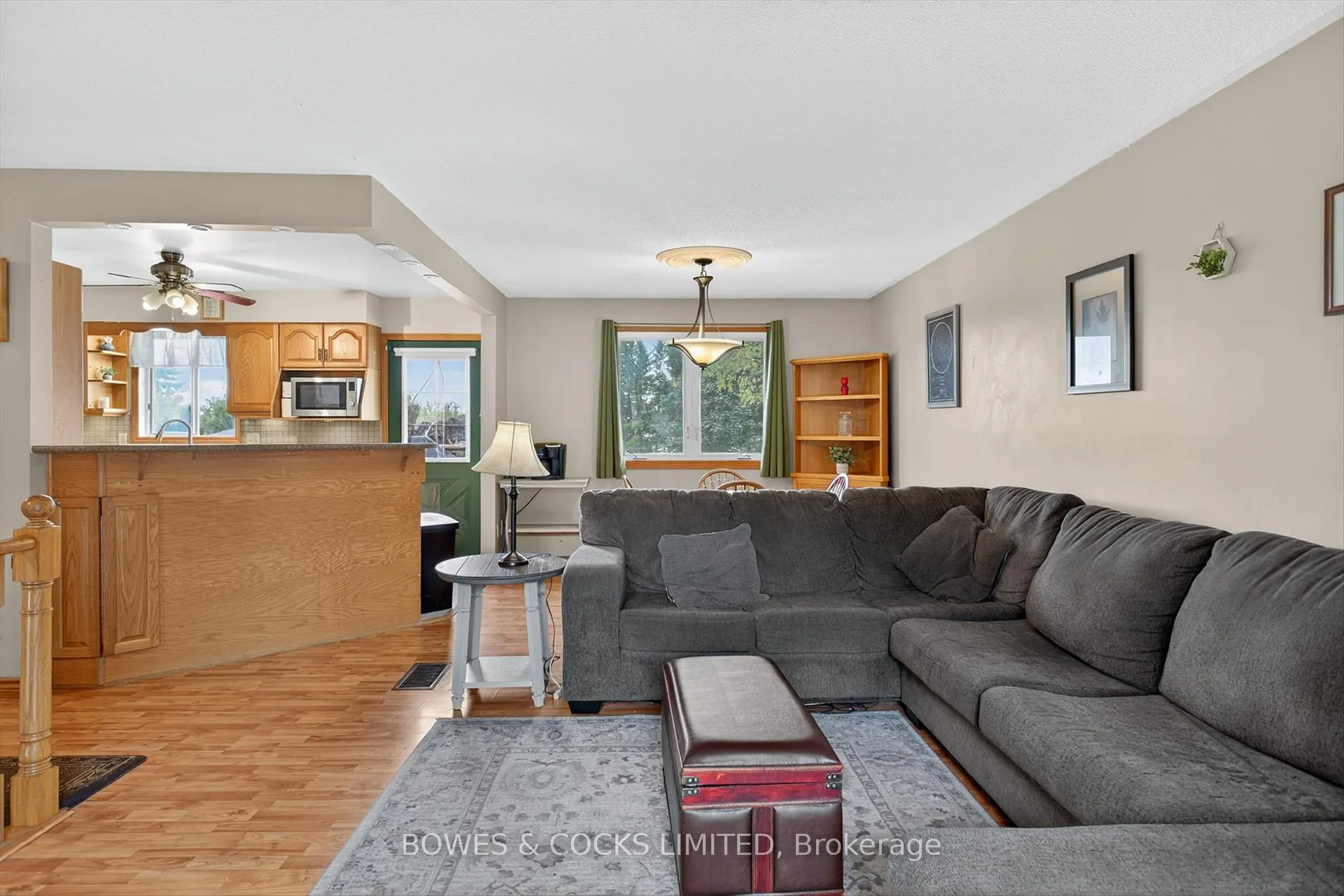 Photo 8 of 1349 Tudor Crescent, Peterborough, Ashburnham Ward 4 — HOMEH
