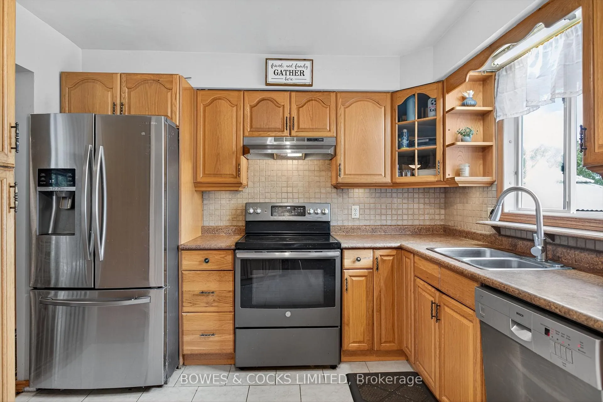 Photo 10 of 1349 Tudor Crescent, Peterborough, Ashburnham Ward 4 — HOMEH